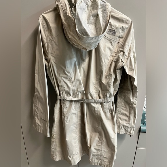 North Face Rain coat with belt and detachable hood. Size S - Picture 7 of 7
